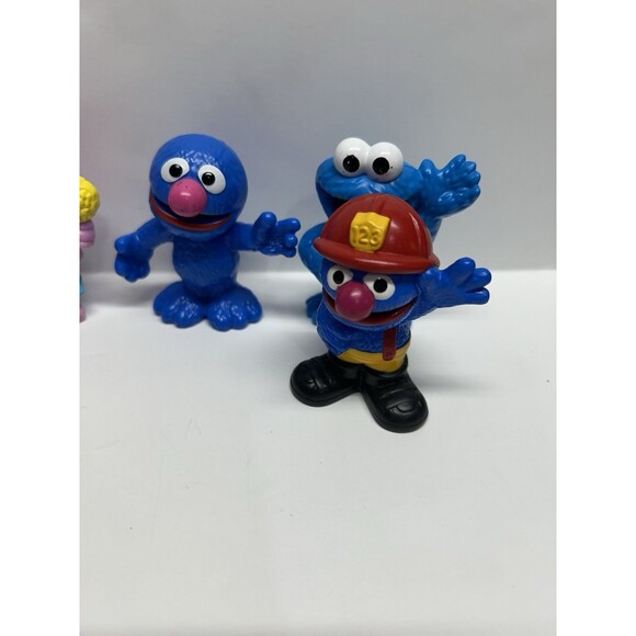Sesame Street Workshop 9 Hasbro Hard Plastic Figures Grover Cookie Elmo Oscar - Picture 4 of 7